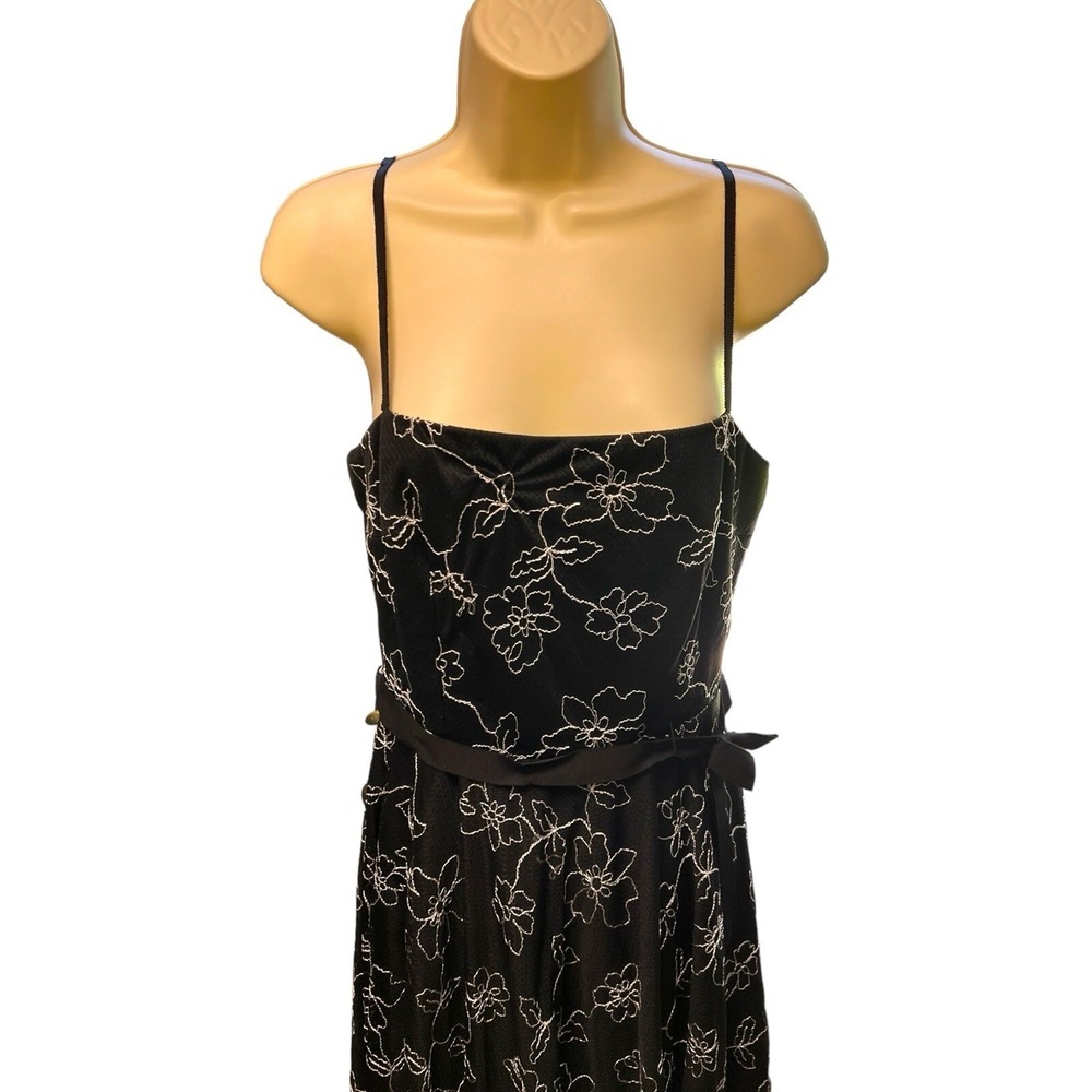 Laundry by Shelli Segal Black Floral Embroidered Mesh Midi Dress Size 6 E5475 - Picture 4 of 16